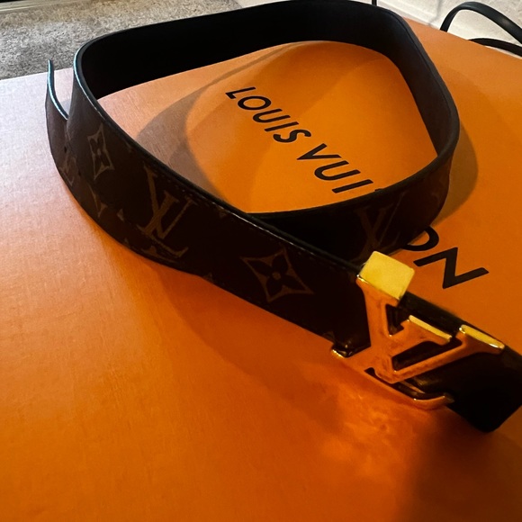 AUTHENTIC Louis Vuitton Belt - Picture 1 of 2